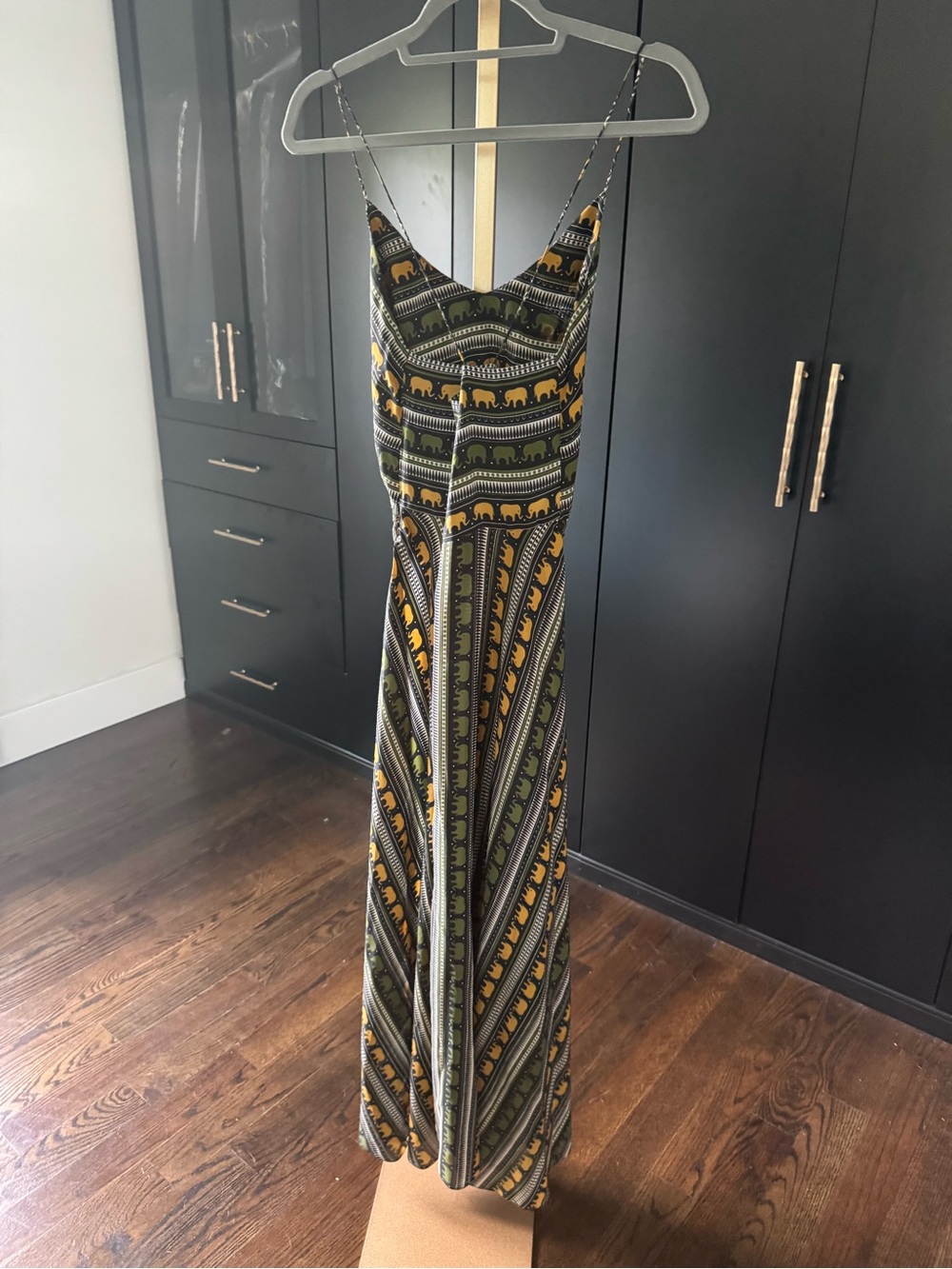 Caroline Constas high-low tank top in olive and yellow elephant pattern - Picture 4 of 5